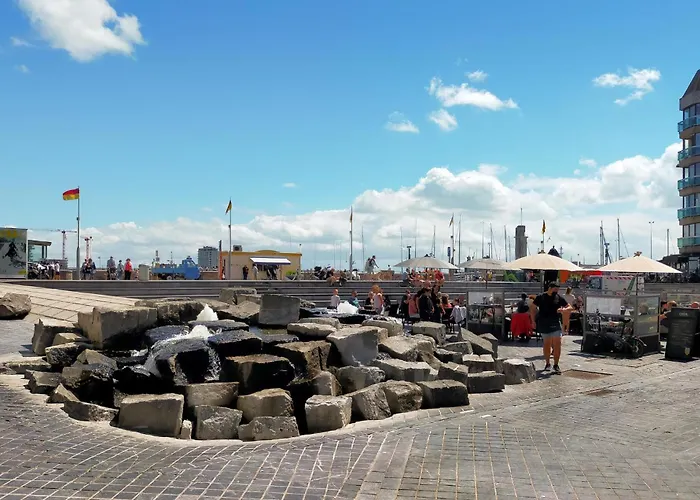 Apartment 3 Bedroom In *